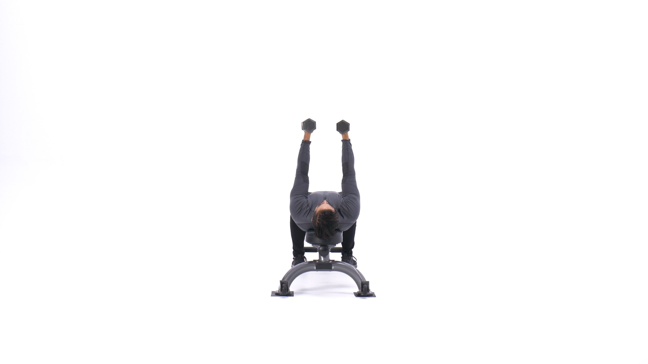 انتهای حرکت قفسه سینه با دمبل برای تقویت عضلات سینه